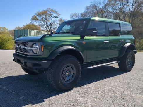 Certified 2025 Ford Bronco Badlands image 6