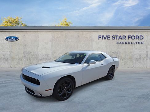 Used 2020 Dodge Challenger SXT w/ Blacktop Package image 5