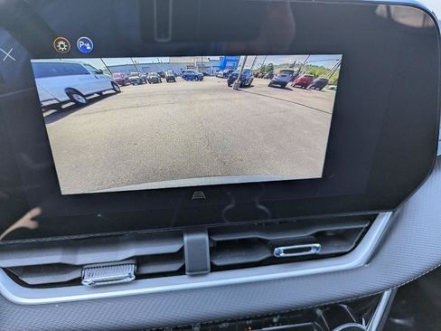 Used 2025 Chevrolet Equinox LT AWD/4WD image 15