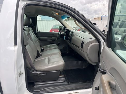 Used 2013 Chevrolet Silverado 1500 W/T image 12