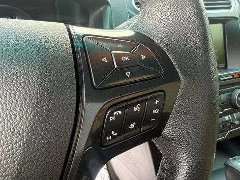 Used 2016 Ford Explorer XLT w/ Equipment Group 202A FWD image 14