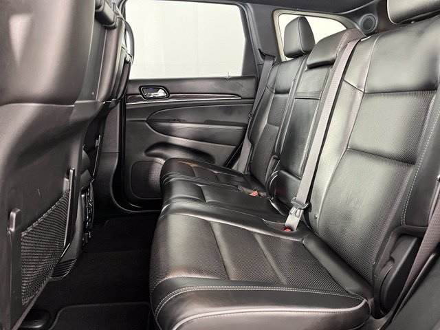 Used 2020 Jeep Grand Cherokee Overland AWD/4WD image 34