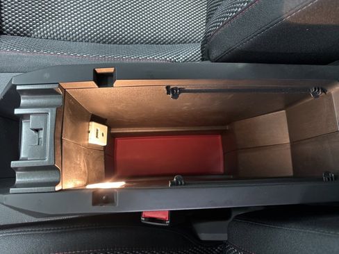 Used 2017 Chevrolet Equinox LT w/ Convenience Package image 24