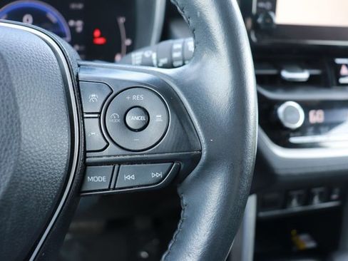 Used 2023 Toyota Corolla Cross XSE image 22