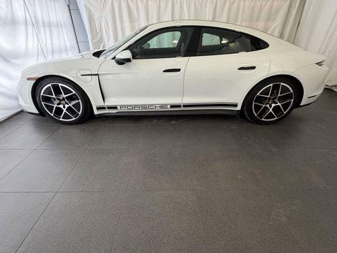 Used 2025 Porsche Taycan image 2