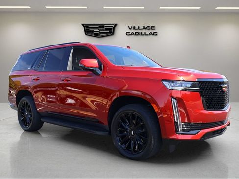 Used 2023 Cadillac Escalade Premium Luxury RWD image 7