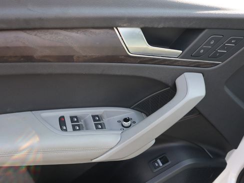 Used 2018 Audi Q5 Prestige w/ Prestige Package image 15