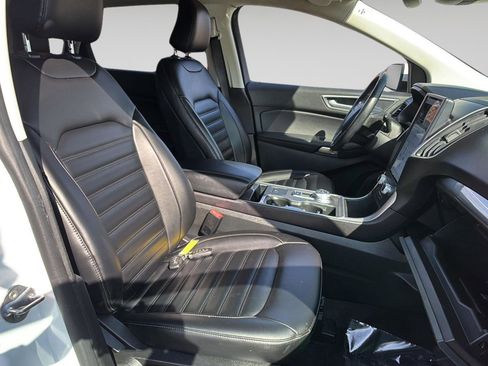 Used 2024 Ford Edge SEL w/ Convenience Package image 9