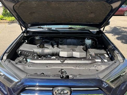 Used 2024 Toyota 4Runner Limited AWD/4WD image 25