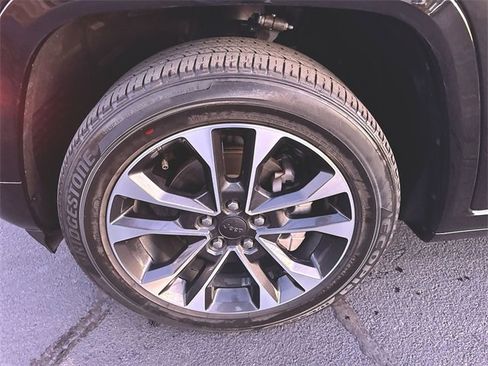 Used 2023 Jeep Grand Cherokee Overland image 34