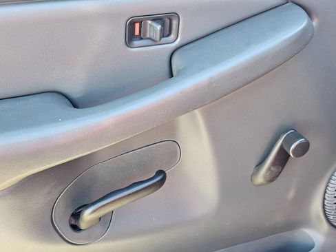 Used 2006 GMC Sierra 1500 W/T RWD image 28