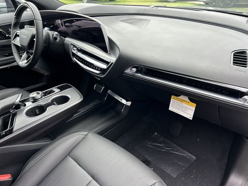 New 2026 Cadillac Lyriq V image 12