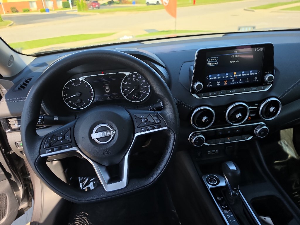 Used 2024 Nissan Sentra SV FWD image 9