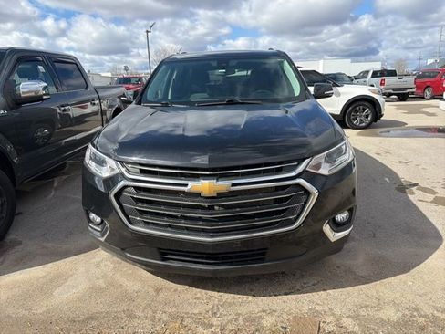Used 2020 Chevrolet Traverse LT w/ Driver Confidence II Package image 2