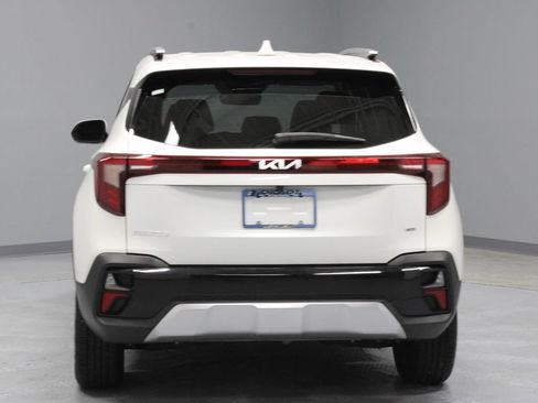 Used 2025 Kia Seltos S AWD/4WD image 9