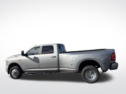 Used 2022 RAM 3500 Big Horn w/ Level B Equipment Group image 8