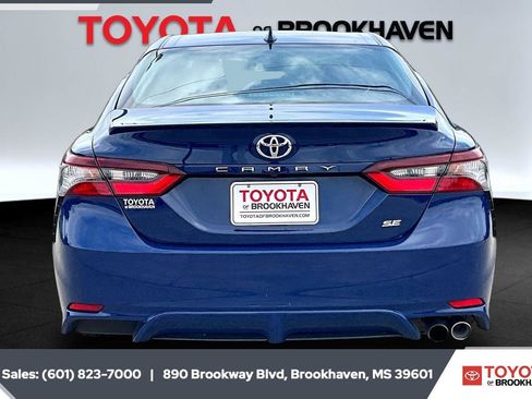 Used 2024 Toyota Camry SE FWD image 4
