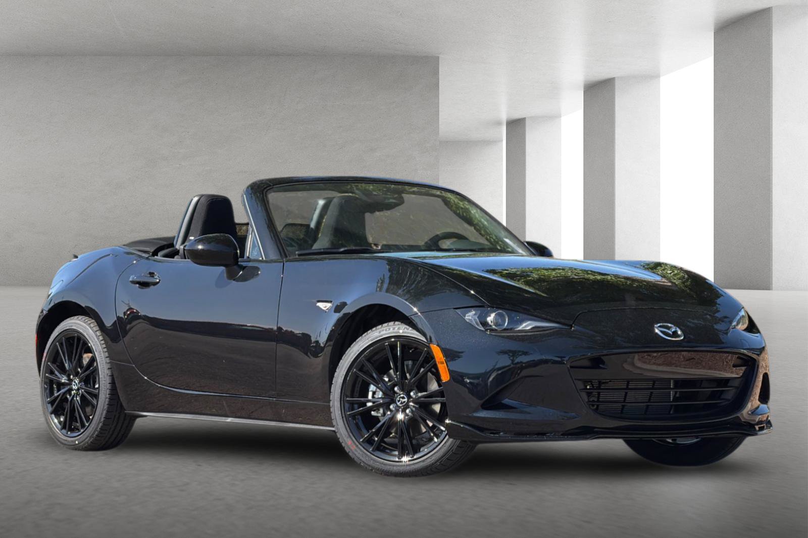 New 2026 MAZDA MX-5 Miata Club w/ Interior Package RWD image 2