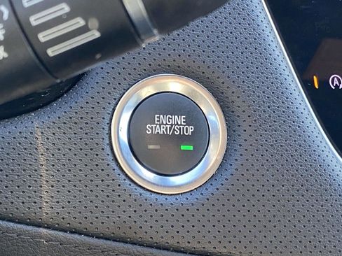 Used 2023 Cadillac XT6 Luxury image 24