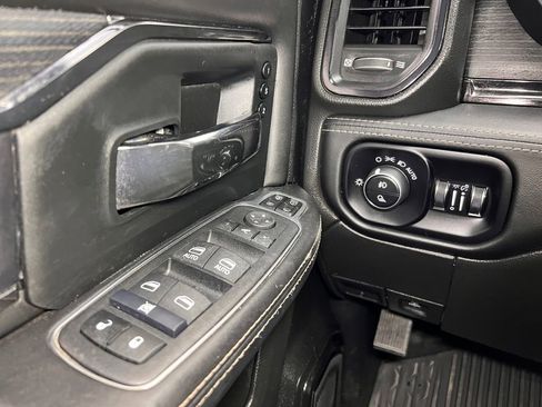 Used 2024 RAM 3500 Limited AWD/4WD image 11