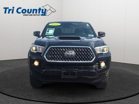 Certified 2019 Toyota Tacoma TRD Sport AWD/4WD image 2