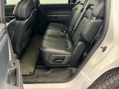 Used 2025 Rivian R1S Adventure Dual AWD/4WD image 21