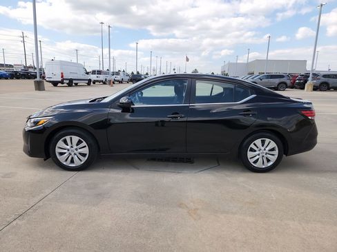 Used 2025 Nissan Sentra S image 8