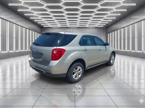 Used 2015 Chevrolet Equinox LS FWD image 3