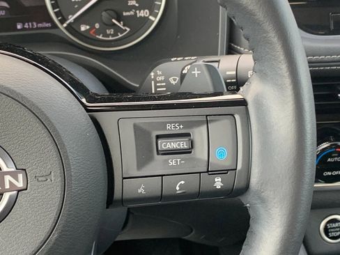 Used 2022 Nissan Rogue SL w/ SL Premium Package image 15