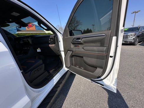 Used 2025 GMC Sierra 1500 AT4 w/ AT4 Premium Package image 13