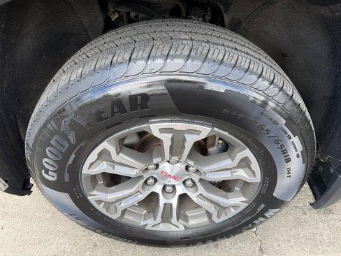 Used 2019 GMC Sierra 1500 SLE w/ SLE Value Package AWD/4WD image 17