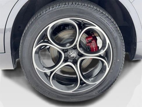 Used 2022 Alfa Romeo Stelvio Veloce image 56