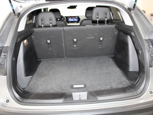 Used 2025 Chevrolet Trax LT FWD image 24