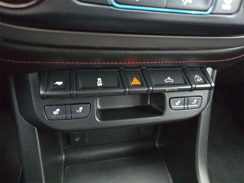 Used 2018 GMC Canyon All Terrain image 27