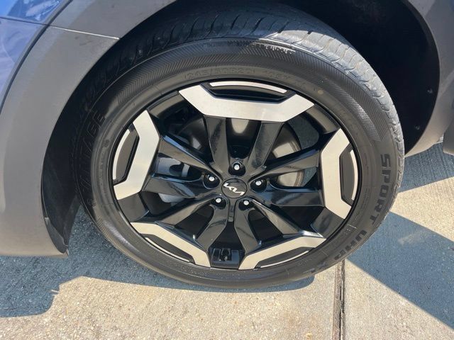 Used 2025 Kia Telluride S FWD image 28