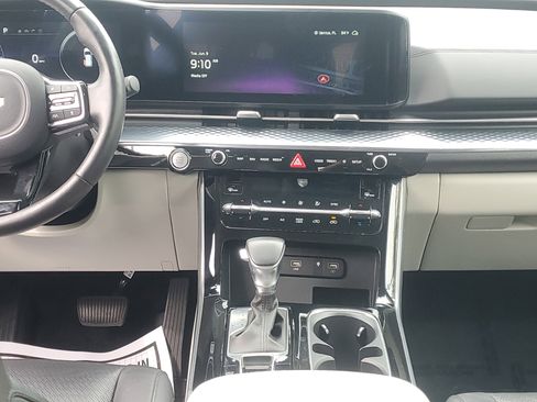 Used 2024 Kia Carnival SX Prestige FWD image 18