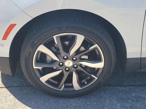 Used 2022 Chevrolet Equinox Premier image 4