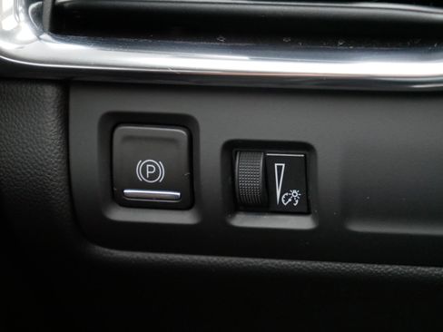 Used 2023 Cadillac XT4 Premium Luxury image 26