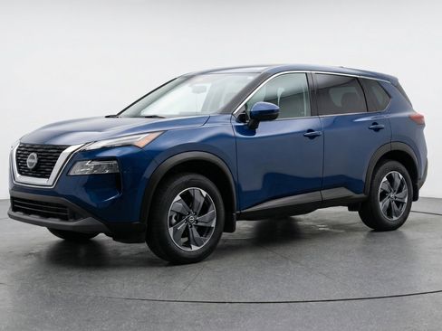 Used 2025 Nissan Rogue SV image 3