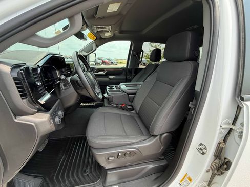 Used 2025 Chevrolet Silverado 2500 LT w/ Convenience Package AWD/4WD image 17