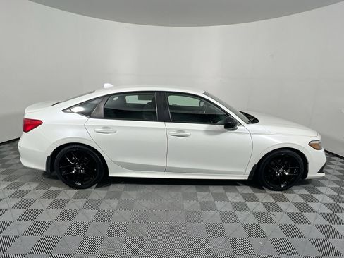 Used 2023 Honda Civic Sport image 2