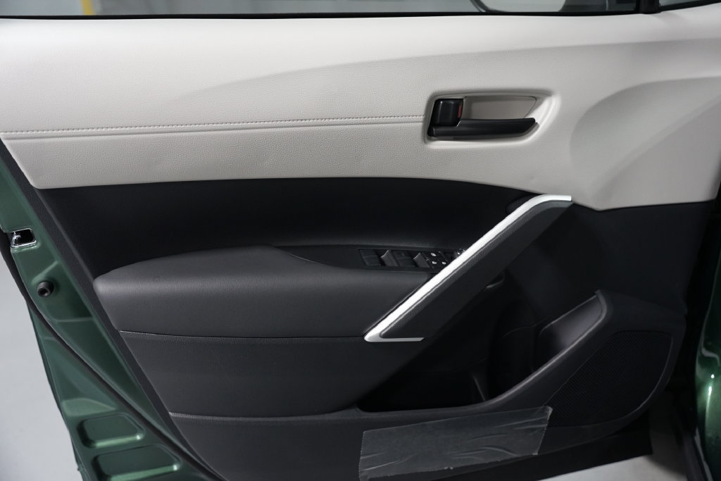New 2026 Toyota Corolla Cross LE w/ Moonroof Package FWD image 29