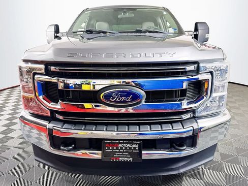 Used 2022 Ford F250 XLT AWD/4WD image 2