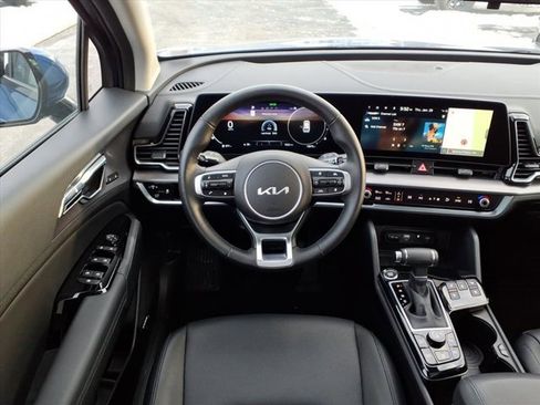 Used 2025 Kia Sportage SX image 7