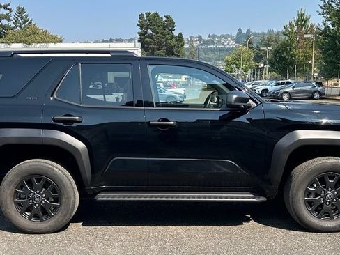 Certified 2025 Toyota 4Runner SR5 AWD/4WD image 4