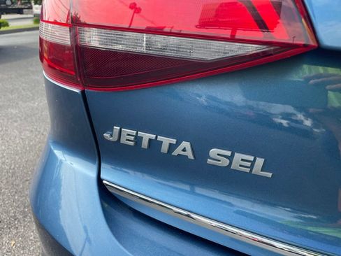 Used 2017 Volkswagen Jetta SEL FWD image 13