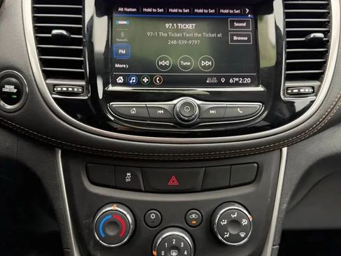 Used 2022 Chevrolet Trax LT w/ Driver Confidence Package AWD/4WD image 13