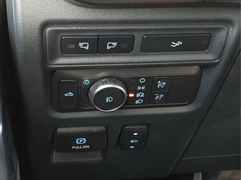 Used 2022 Ford F150 Platinum w/ Trailer Tow Package image 27