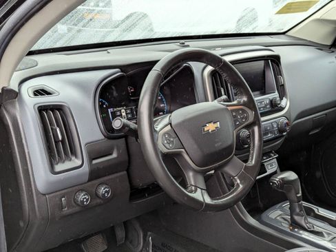 Used 2018 Chevrolet Colorado Z71 AWD/4WD image 7