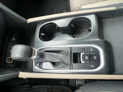 Used 2020 Hyundai Santa Fe SE image 22